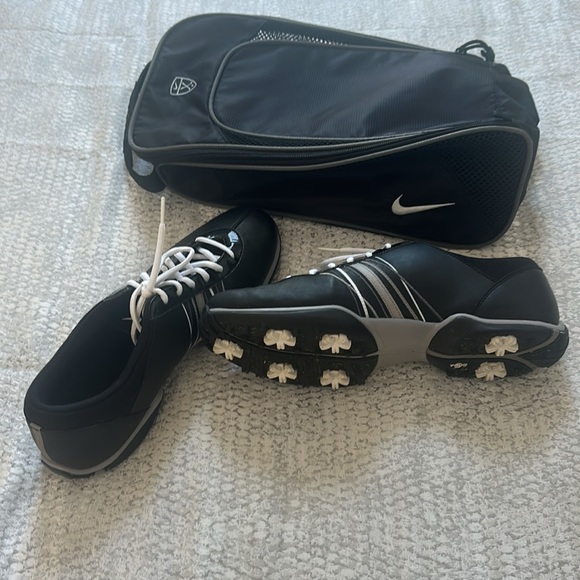 NIKE Golf Shoes with matching shoe bag - Picture 7 of 7